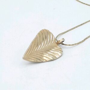 Vintage Goldtone Textured Leaf Dual Pendant And Brooch with 18" Triangle Chain